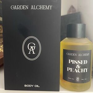 Garden Alchemy Pissed & Peachy Body Oil